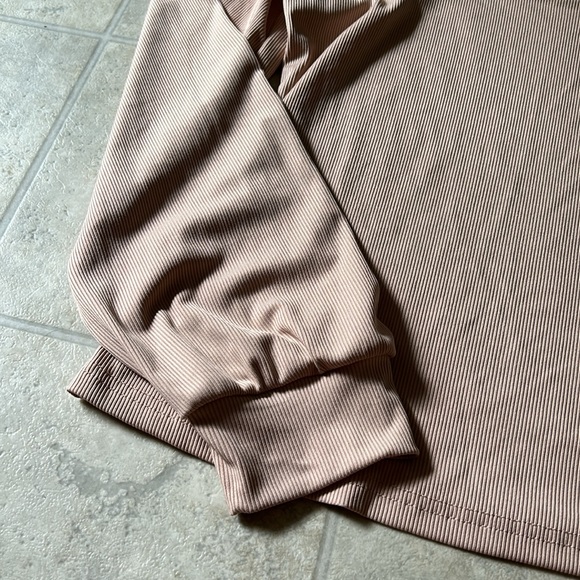 SHEIN Scoop Neck - Picture 7 of 9